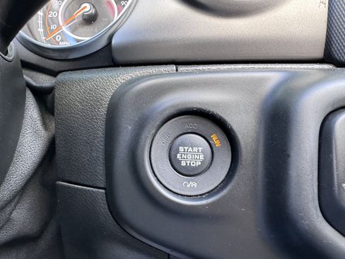 Used 2020 Jeep Wrangler Unlimited Sport S AWD/4WD image 32