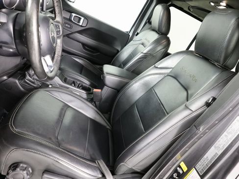 Used 2022 Jeep Wrangler Unlimited Sahara w/ Cold Weather Group image 10