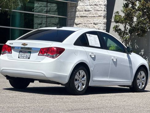Used 2016 Chevrolet Cruze LS FWD image 4