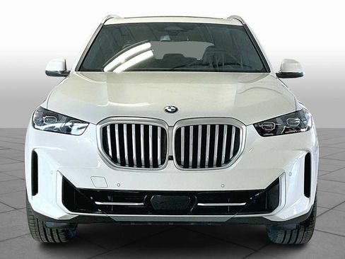 Certified 2026 BMW X5 xDrive40i w/ Premium Package AWD/4WD image 3