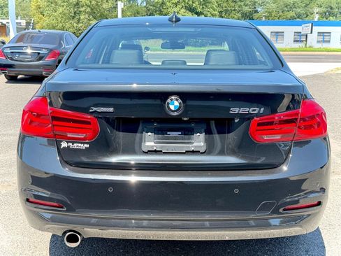 Used 2018 BMW 320i xDrive Sedan w/ Convenience Package AWD/4WD image 9