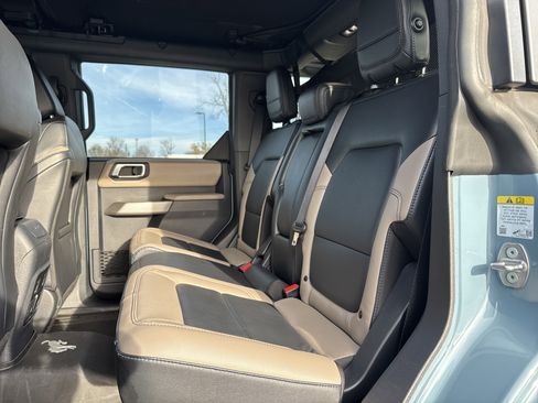 Used 2023 Ford Bronco Wildtrak image 30