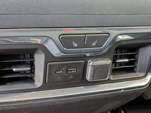 Used 2020 GMC Sierra 1500 SLT w/ SLT Premium Plus Package image 17