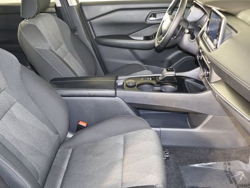 Used 2025 Nissan Rogue SV image 41