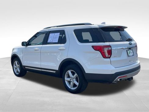 Used 2016 Ford Explorer XLT AWD/4WD image 6