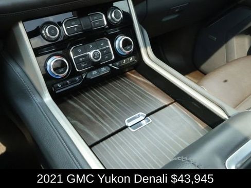 Used 2021 GMC Yukon Denali w/ Denali Premium Package image 27