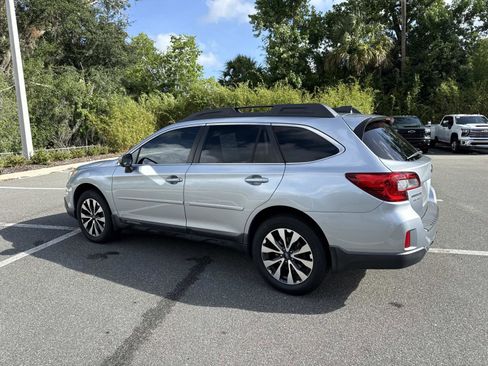 Used 2017 Subaru Outback 3.6R Limited AWD/4WD image 5