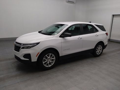 Used 2023 Chevrolet Equinox LS image 2