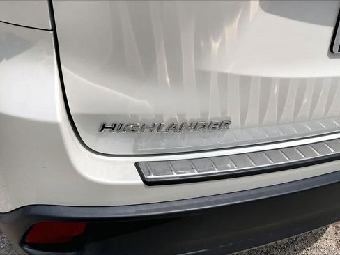 Used 2018 Toyota Highlander XLE image 31