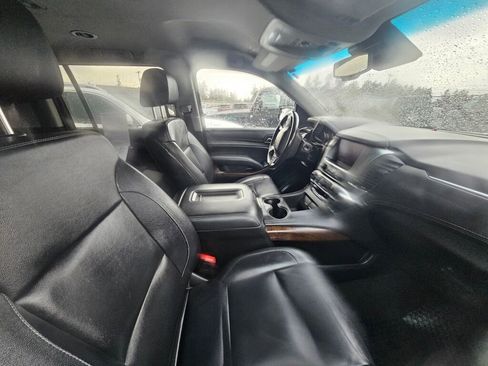 Used 2018 Chevrolet Suburban LT image 11