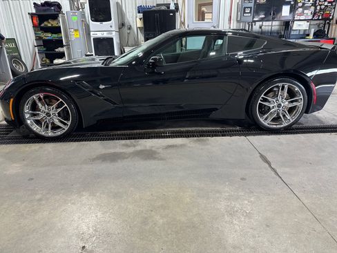 Used 2015 Chevrolet Corvette Stingray Coupe w/ 2LT Preferred Equipment Group image 4