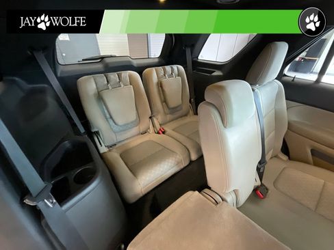 Used 2013 Ford Explorer XLT FWD image 20
