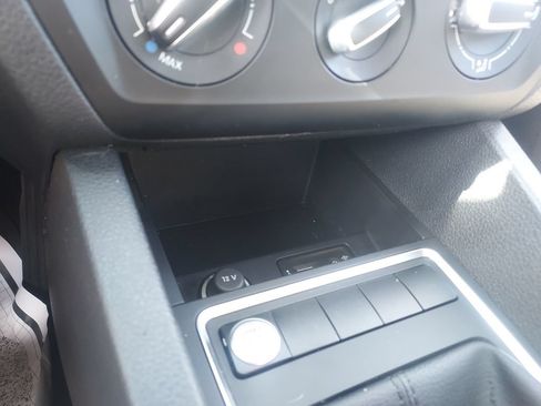 Used 2017 Volkswagen Jetta SE FWD image 16