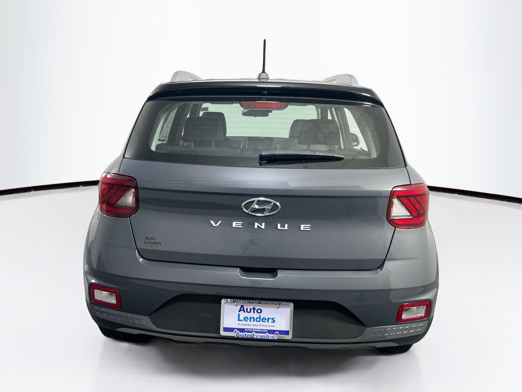 Used 2023 Hyundai Venue Limited FWD image 6