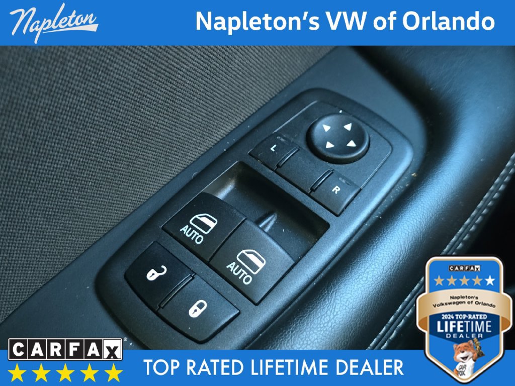 Used 2022 Dodge Challenger SXT RWD image 23