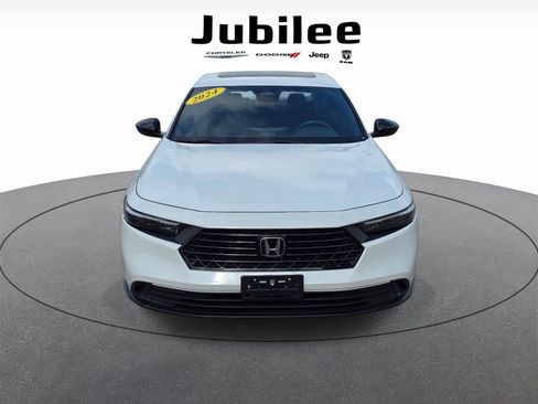 Used 2024 Honda Accord Sport image 2