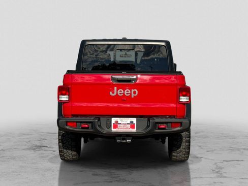 Used 2020 Jeep Gladiator Rubicon w/ Cold Weather Group AWD/4WD image 6