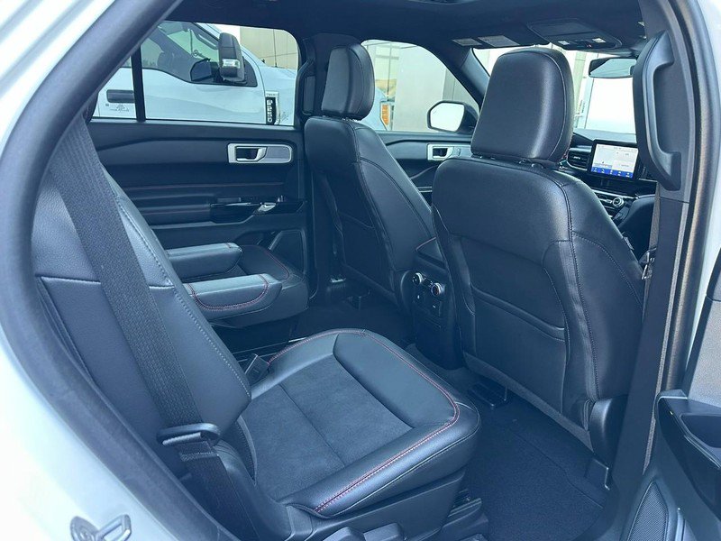Used 2024 Ford Explorer ST-Line w/ Class IV Trailer Tow Package AWD/4WD image 15