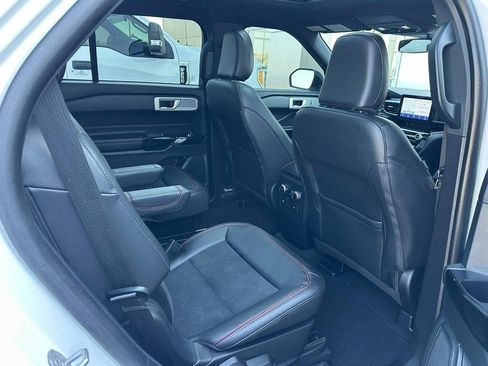 Used 2024 Ford Explorer ST-Line w/ Class IV Trailer Tow Package AWD/4WD image 15