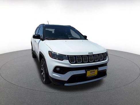 Used 2025 Jeep Compass Limited AWD/4WD image 3
