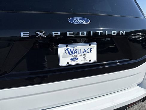 New 2025 Ford Expedition Active image 6