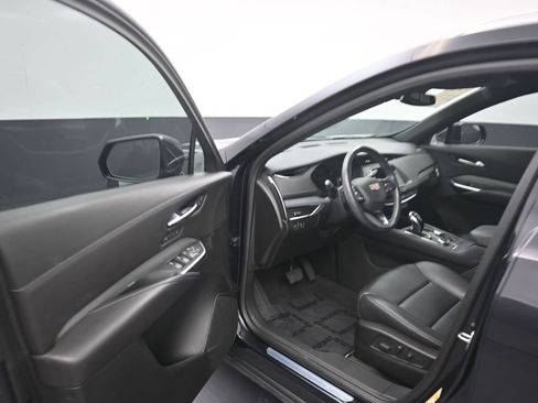 Used 2023 Cadillac XT4 Premium Luxury FWD image 11