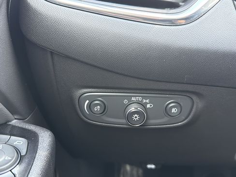 Used 2023 Chevrolet Equinox Premier FWD image 31
