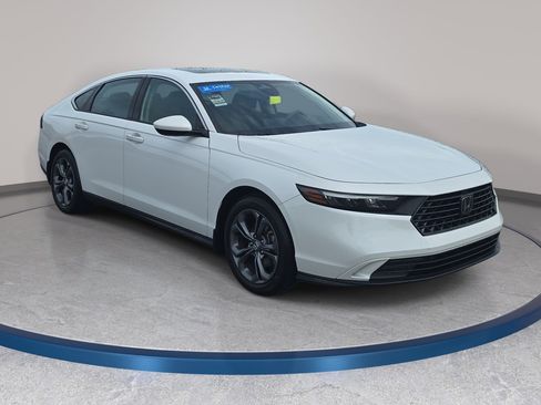 Used 2023 Honda Accord EX image 3