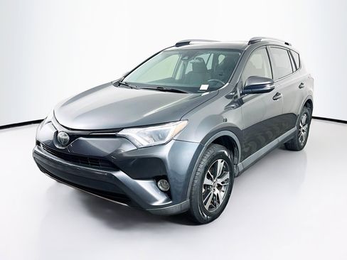 Used 2018 Toyota RAV4 XLE image 3