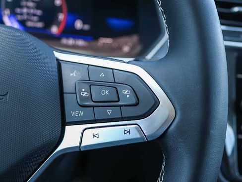 Certified 2022 Volkswagen Tiguan SE FWD image 23