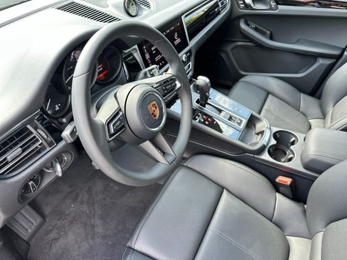 Used 2026 Porsche Macan AWD/4WD image 4