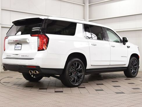 Used 2024 GMC Yukon XL Denali AWD/4WD image 8