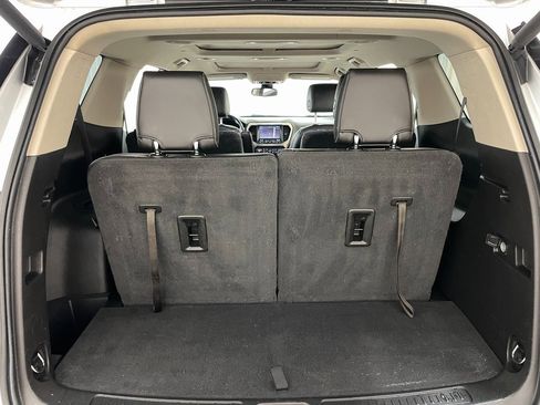 Certified 2019 GMC Acadia Denali w/ Technology Package image 46