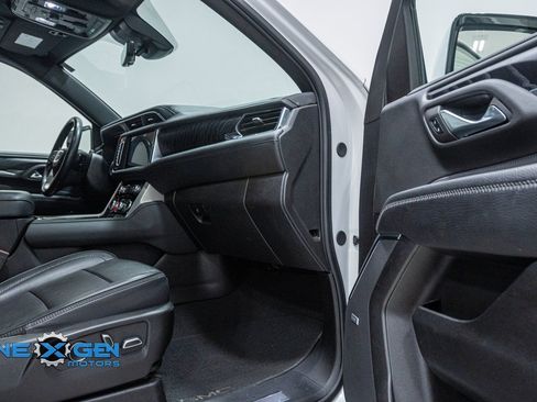 Used 2023 GMC Yukon XL Denali w/ Denali Reserve Package image 40