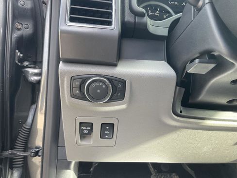 Used 2016 Ford F150 XLT w/ Equipment Group 302A Luxury image 12