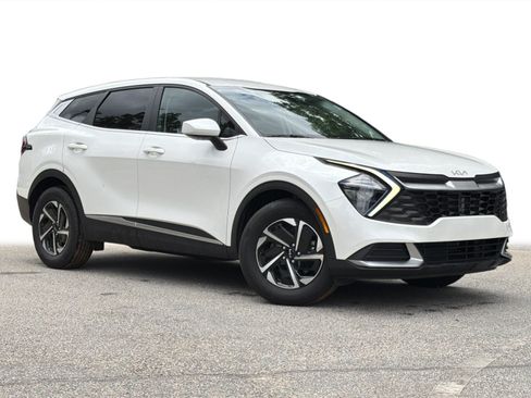 Certified 2023 Kia Sportage LX FWD image 2