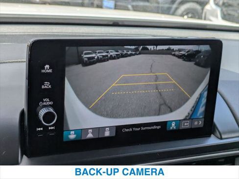 Certified 2025 Honda Pilot Touring image 18