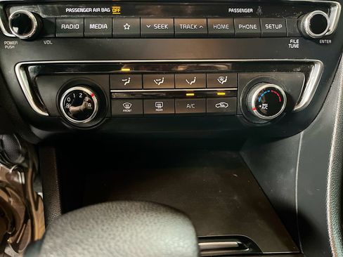 Used 2020 Kia Optima LX FWD image 15