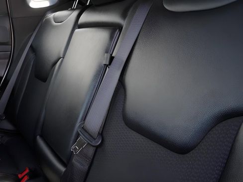 Used 2024 Jeep Compass Trailhawk image 34