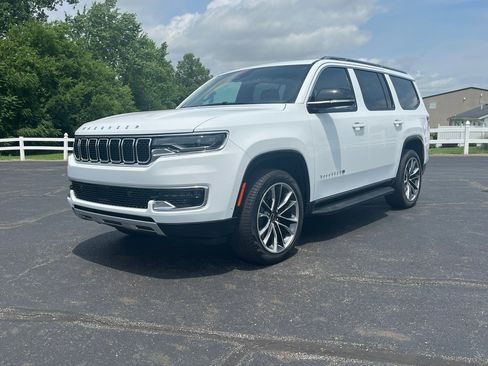 New 2025 Jeep Wagoneer Series II w/ Premium Group I image 2