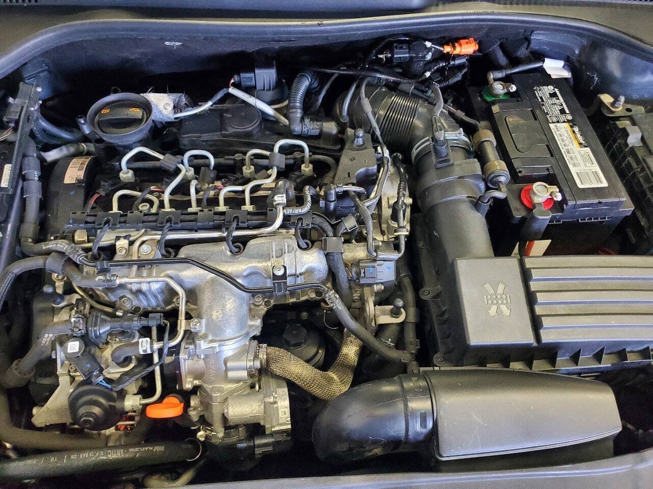 Used 2012 Volkswagen Jetta TDI FWD image 4