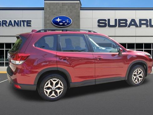 Used 2022 Subaru Forester Premium AWD/4WD image 10