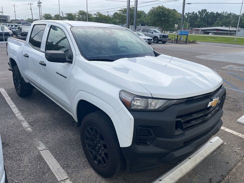 Used 2025 Chevrolet Colorado W/T w/ WT Custom Package RWD image 5