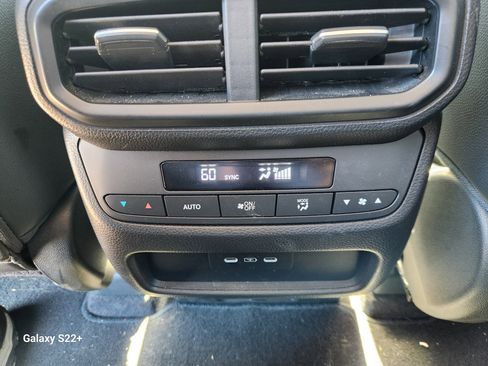 Used 2025 Honda Pilot Touring image 24