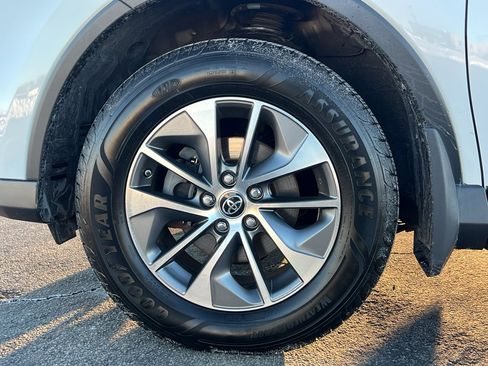 Used 2016 Toyota RAV4 XLE image 10