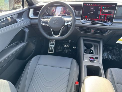 New 2026 Volkswagen Tiguan SE R-Line image 15