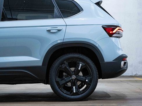 New 2026 Volkswagen Taos SEL AWD/4WD image 4