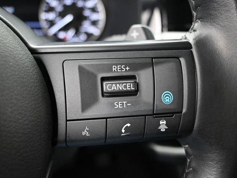 Used 2025 Nissan Pathfinder SV AWD/4WD image 27
