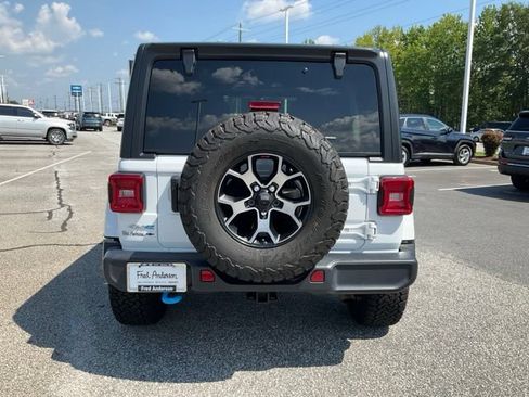 Used 2022 Jeep Wrangler Unlimited Sahara AWD/4WD image 21