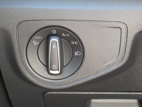Used 2023 Volkswagen Atlas SE w/ Panoramic Sunroof Package FWD image 29